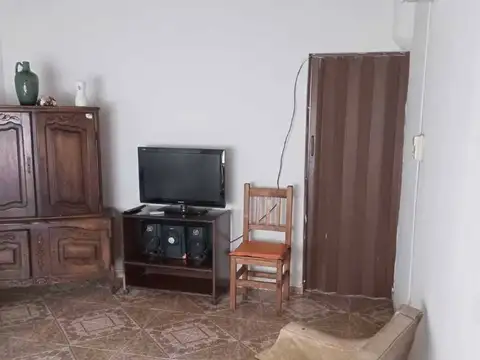 Casa 5 ambientes con 1 baño