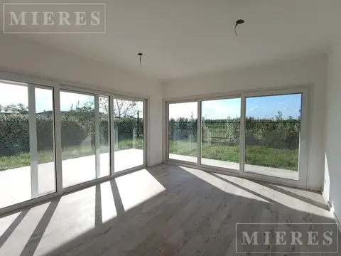 Departamento en venta de cuatro ambientes en Zug Caamaño, Pilar