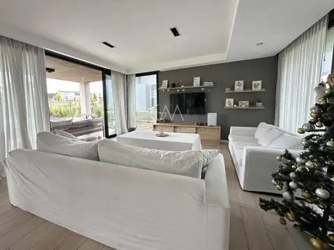 Av. Jorge Newbery 4550, B7600 Mar del Plata, Provincia de Buenos Aires, Argentina, Mar Del Plata, Buenos Aires, Argentina.