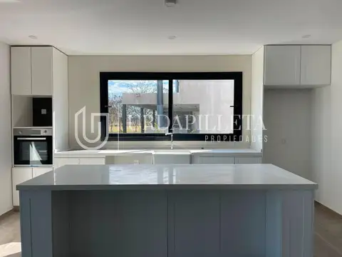 Casa en Venta al Oeste