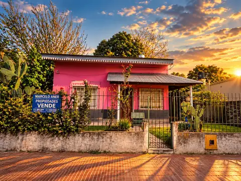 CASA EN CENTRO DE CAPILLA DEL SEÑOR AMPLIO LOTE