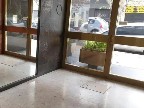 Medrano 300, Piso 1