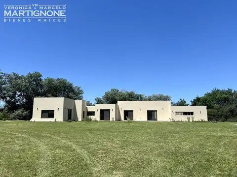 Nueva y moderna casa Club de Campo La Ranita Pilar Luján