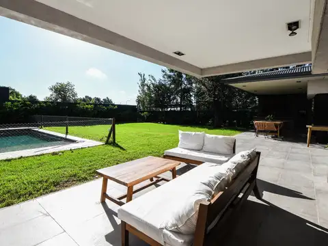 Casa en Alquiler al Este