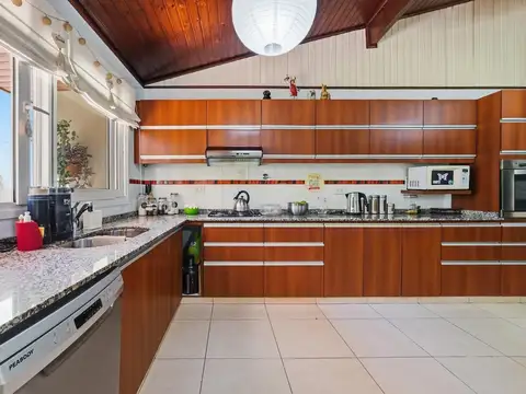 Casa 8,66 x 34 con parque