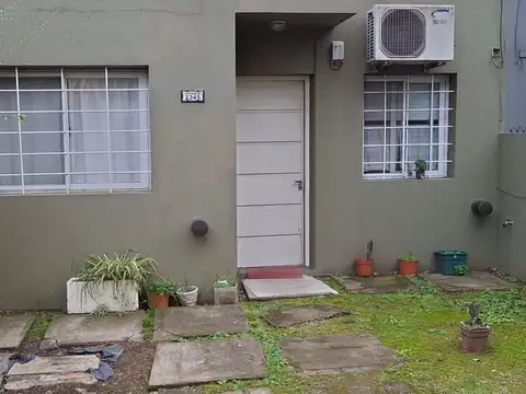 VENTA CASA TIPO PH 3 AMBIENTES ITUZAINGO