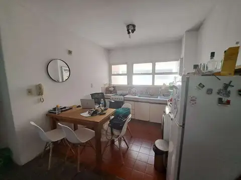 Dos ambientes CON BALCON Y COCHERA - MANSILLA 2800