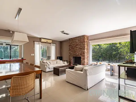 Casa en Venta de 4 dormitorios