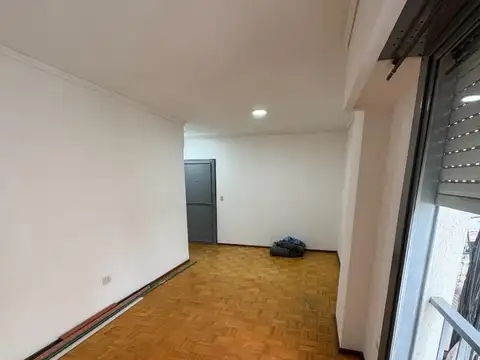 Hipolito Yrigoyen 5000, Piso 8°