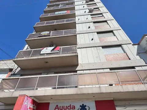 Hipolito Yrigoyen 5000, Piso 8°