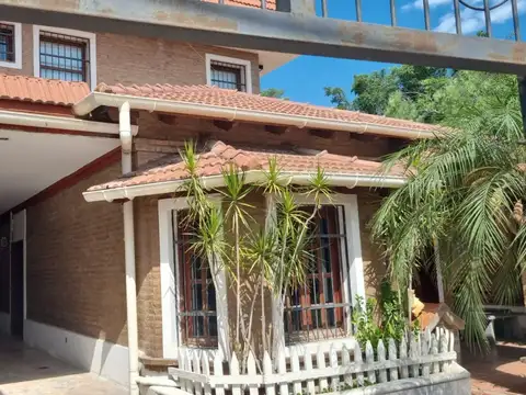 Casa 11 ambientes con 6 baños