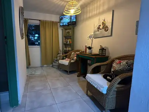 CASA QUINTA C/ PILETA Y AMPLIO PARQUE