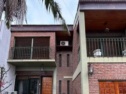 Emilio Mitre  al 700