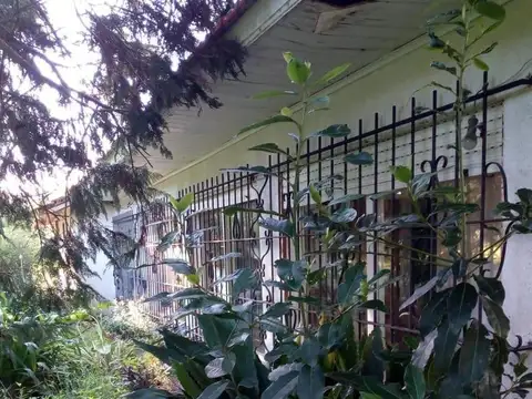 Casa en venta - 3 Dormitorios 2 Baños - Chapadmalal