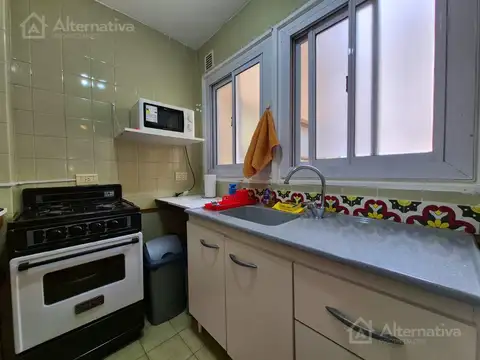 Independencia  al 2500 entre Saavedra y Alberti