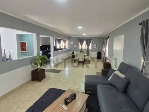 VENTA DE CASA + PISCINA + QUINCHO EN COMPLEJO CERRADO “LA BLANQUITA”