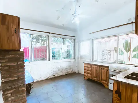 Casa 4 ambientes con 1 baño