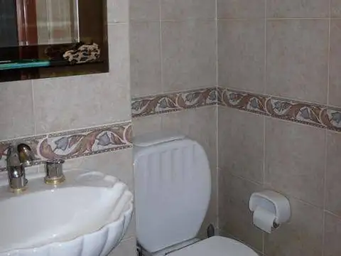 Departamento 7 ambientes con 2 baños