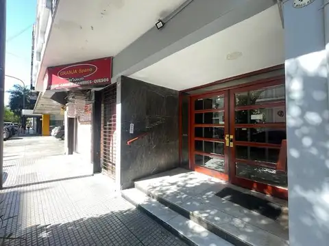 Departamento en venta de 3 ambientes en Planta baja con 2 patios * APTO CREDITO*