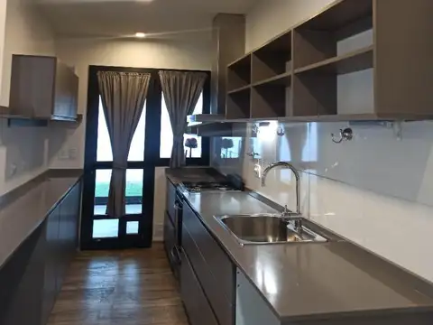 Depto Tipo Casa 4 ambientes con 3 baños