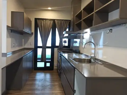 Depto Tipo Casa en Venta con 2 cocheras