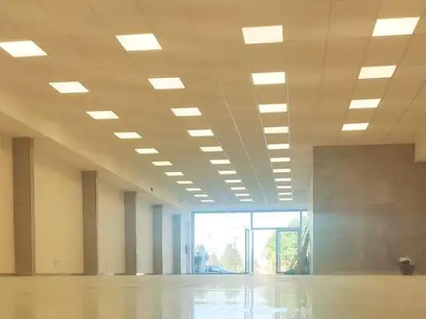 Local comercial a estrenar | 358 m² cubiertos | Baños | Fray Luis Beltran