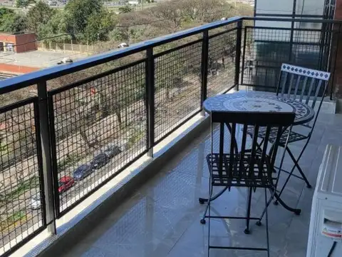 Alquilo Temporario En Palermo. Sobre Avenida Libertador.