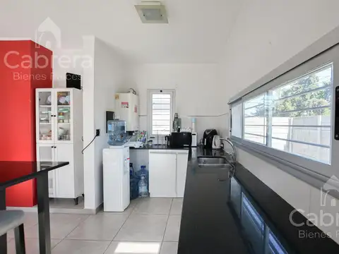 Casa de tres dormitorios en venta en Gonnet