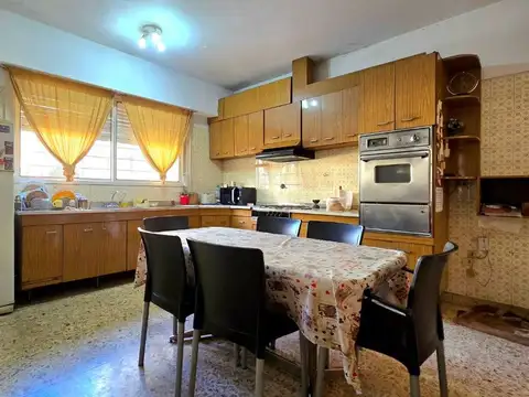Terreno en Venta en Versalles, USD 330.000
