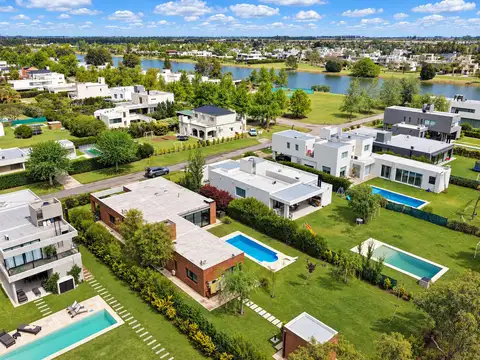 Casa en Venta en Puerto Roldan, USD 299.000