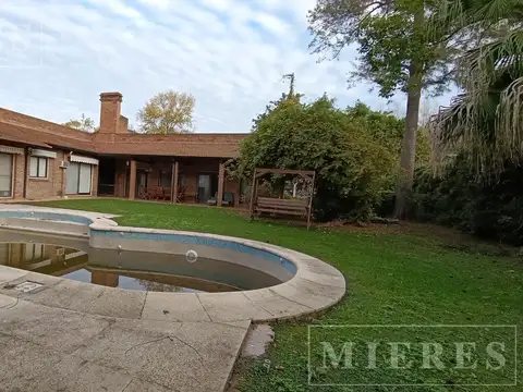 Casa 6 ambientes con 3 baños