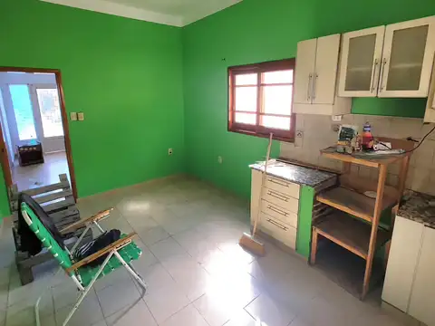 Casa en Alquiler con 3 cocheras