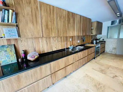 Casa 6 ambientes con 3 baños