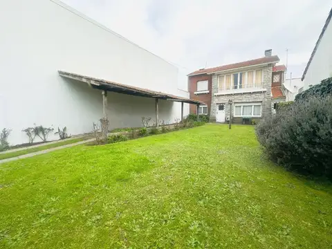 Casa 6 ambientes con 4 baños