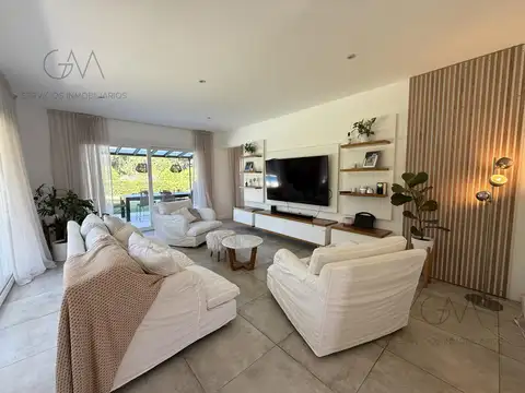 Casa 4 ambientes con 3 baños