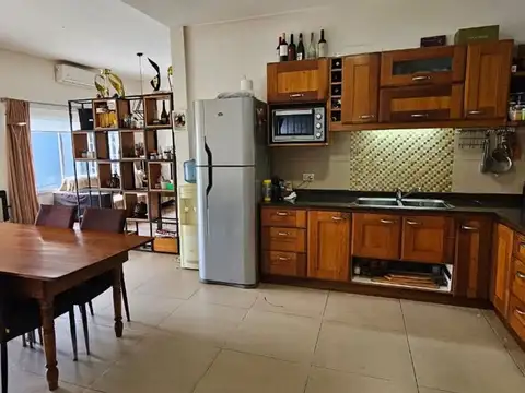 VENTA CASA 4 AMBIENTES PARQUE COCHERA ALDO BONZI