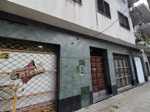 Departamento  2 ambientes  excelente Ubicacion  Av de Mayo y Juramento