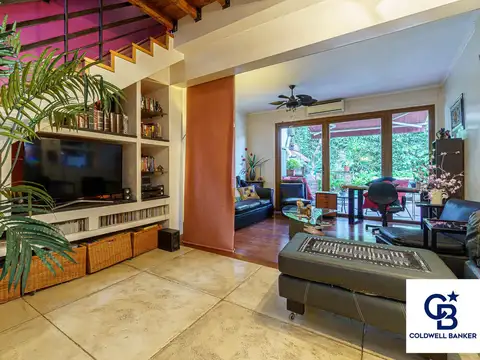 Depto Tipo Casa 4 ambientes con 2 baños