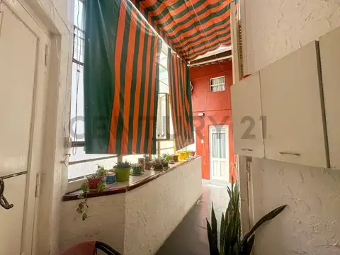 PH EN VENTA 4 AMBIENTES EN BALVANERA CON BALCON Y PATIO INTERNO