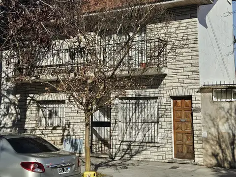 PH 4 AMBIENTES PLANTA ALTA  EN BARRIO SANTA MONICA