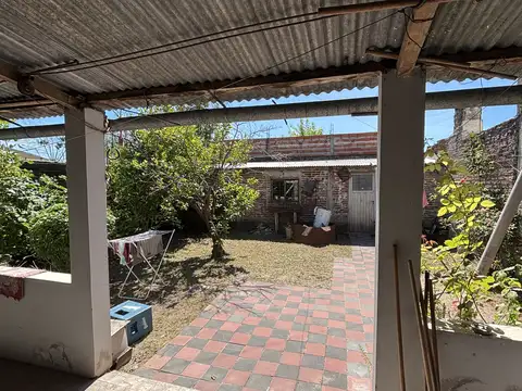 Casa 4 ambientes con 1 baño