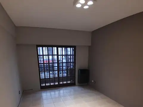 DEPARTAMENTO 2 AMBIENTES CON BALCON AL FRENTE