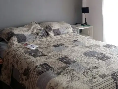 Departamento 2 Ambientes Cercano Estación Y Universidad.