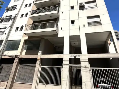 Departamento 2 Ambientes Cercano Estación Y Universidad.