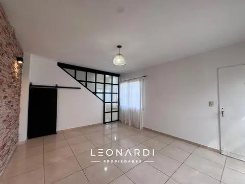 Casa 5 ambientes con 1 baño