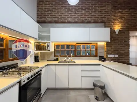 Casa 5 ambientes con 2 baños