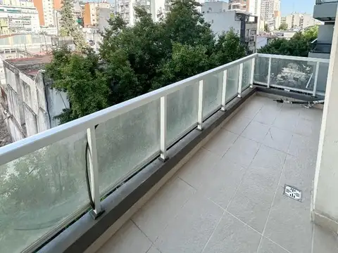 Avenida Coronel Esteban Bonorino 100