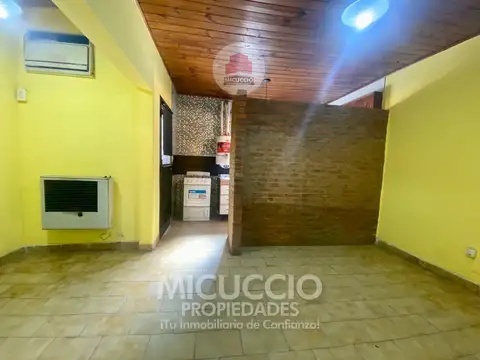 Casa 5 ambientes con 2 baños