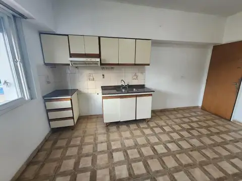 Lagorio 1000, Piso 1