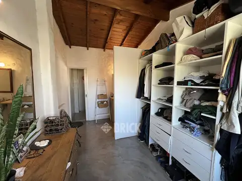 CASA Y DEPTO C/ENTR INDEP EN ZAPIOLA AL 1100 - 300 M2 TOT T/A NUEVO GARAGE 2 BAULERAS 2 SUITES